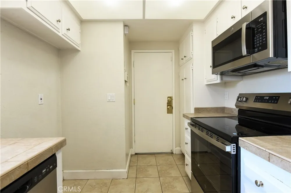 5468 Apricot Lane Riverside, CA 92506