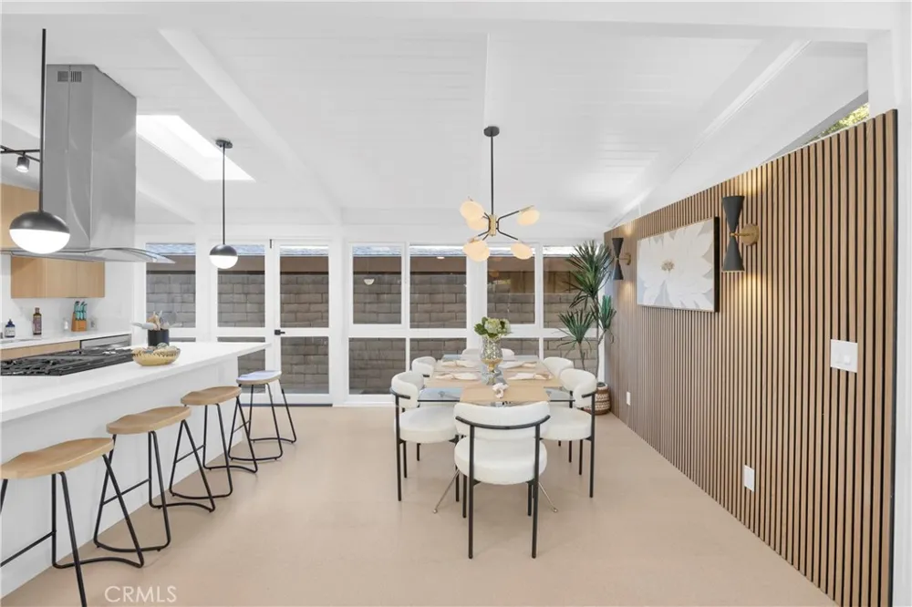 3253 Lees Avenue Long Beach, CA 90808
