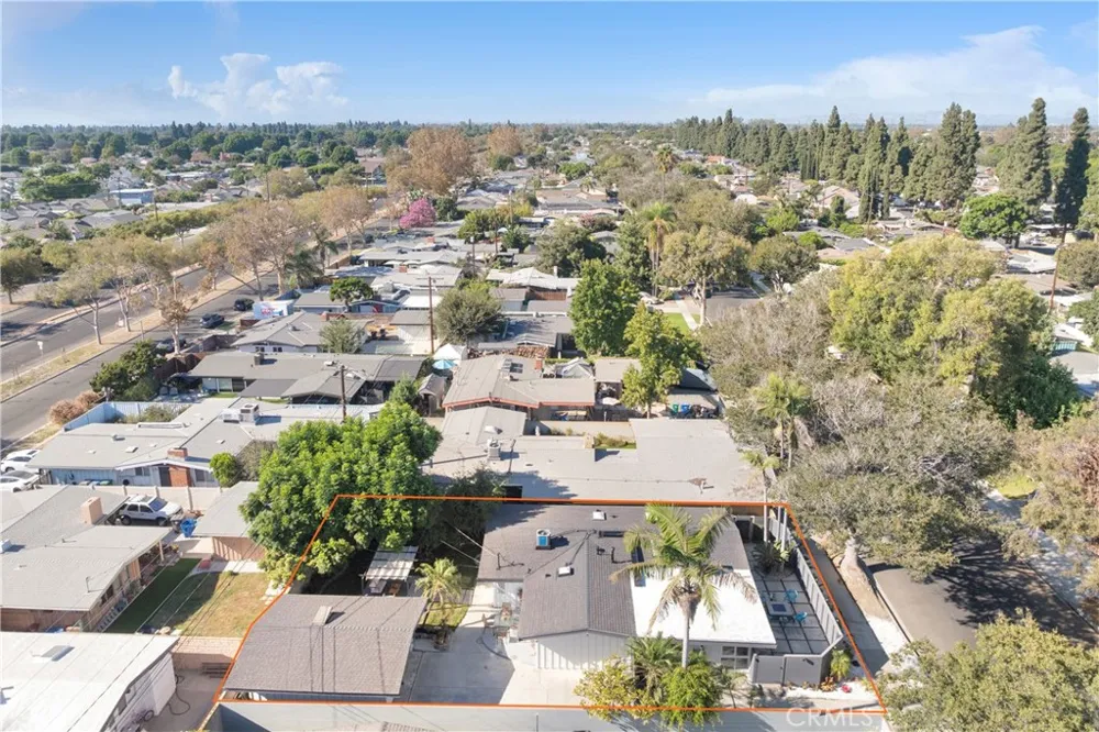 3253 Lees Avenue Long Beach, CA 90808