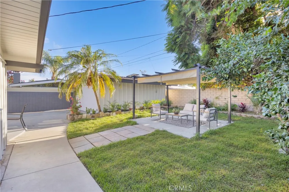 3253 Lees Avenue Long Beach, CA 90808