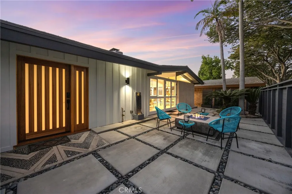 3253 Lees Avenue Long Beach, CA 90808