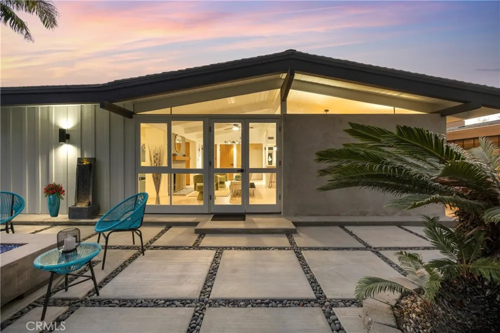 3253 Lees Avenue Long Beach, CA 90808