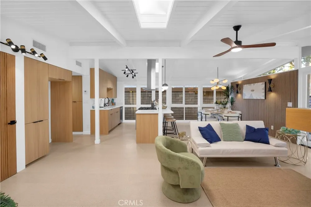 3253 Lees Avenue Long Beach, CA 90808