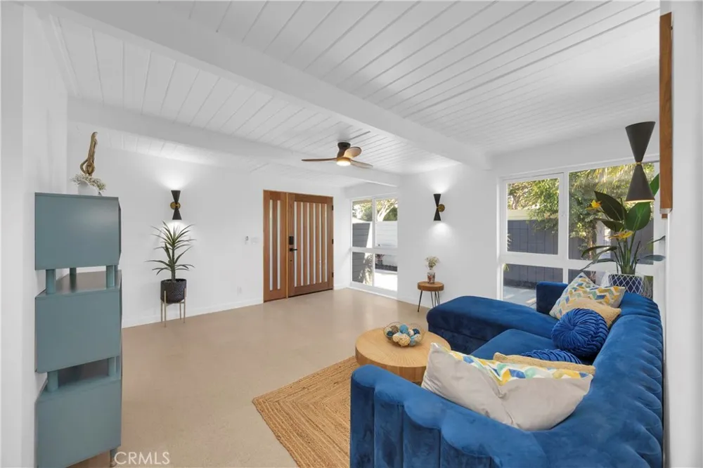 3253 Lees Avenue Long Beach, CA 90808