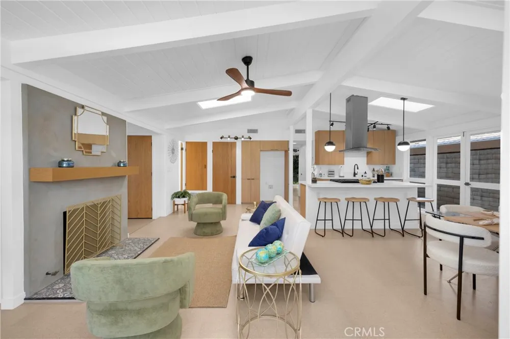 3253 Lees Avenue Long Beach, CA 90808