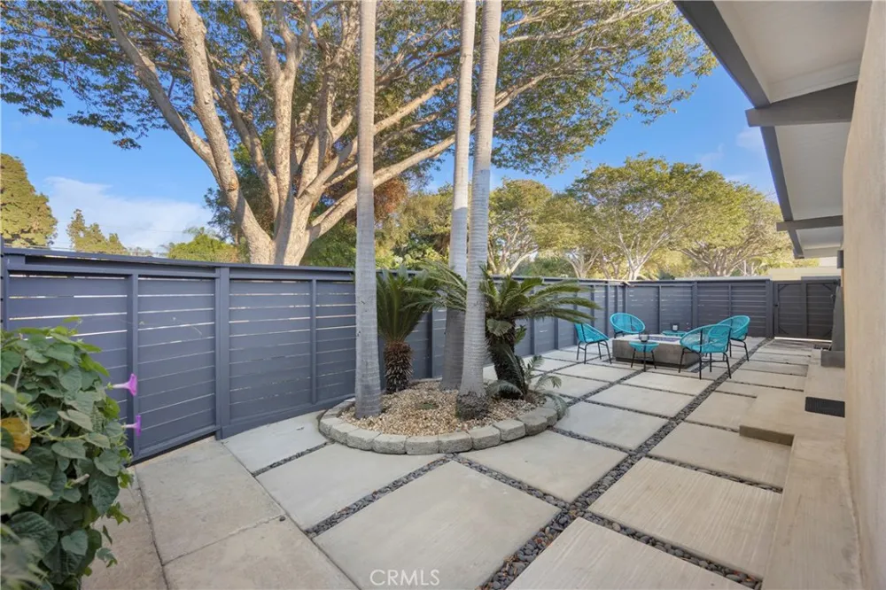 3253 Lees Avenue Long Beach, CA 90808