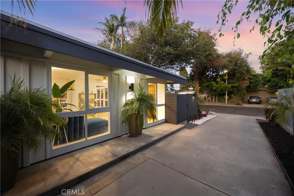 3253 Lees Avenue Long Beach, CA 90808