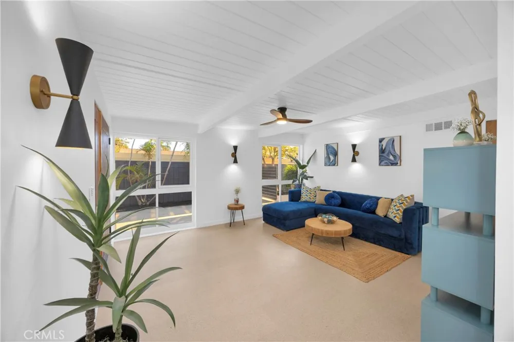 3253 Lees Avenue Long Beach, CA 90808