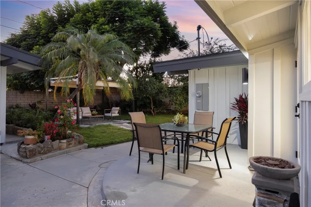 3253 Lees Avenue Long Beach, CA 90808