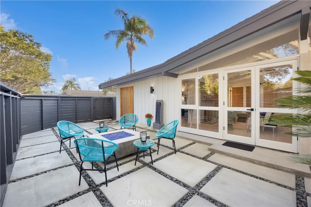 3253 Lees Avenue Long Beach, CA 90808