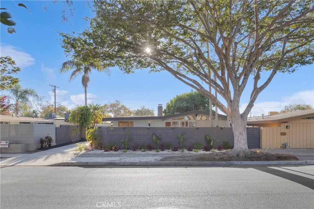 3253 Lees Avenue Long Beach, CA 90808