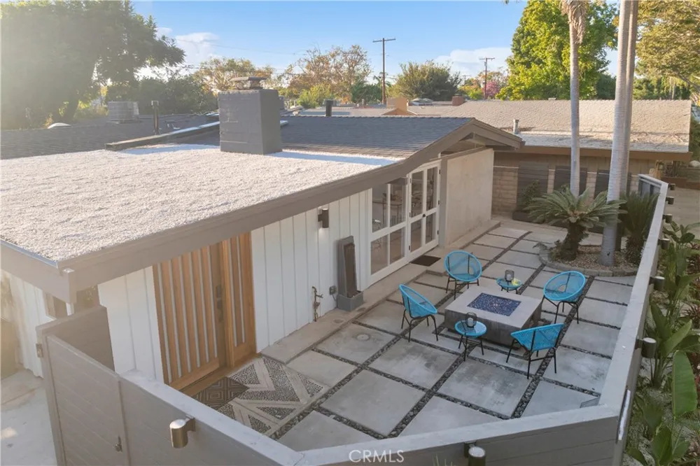 3253 Lees Avenue Long Beach, CA 90808