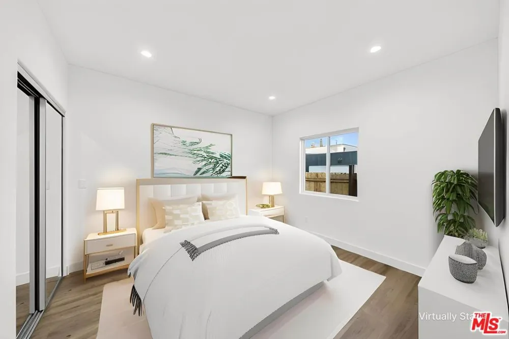 17623 Burbank Boulevard Encino, CA 91316