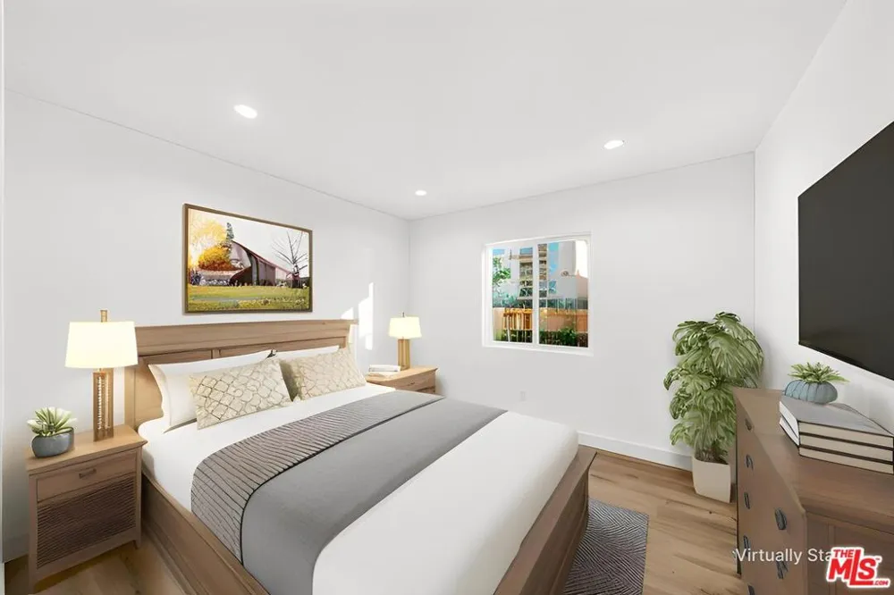 17623 Burbank Boulevard Encino, CA 91316