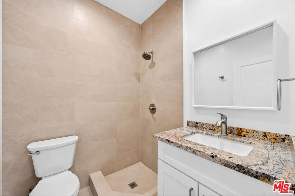 17623 Burbank Boulevard Encino, CA 91316