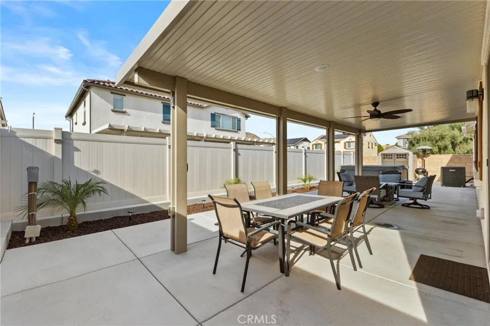 718 Torrey Court Perris, CA 92571