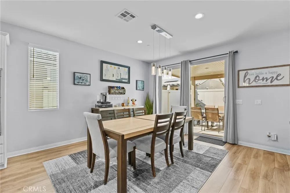 718 Torrey Court Perris, CA 92571