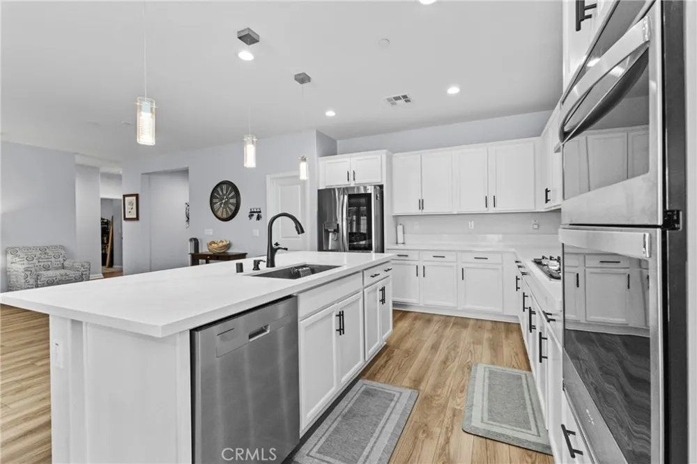 718 Torrey Court Perris, CA 92571