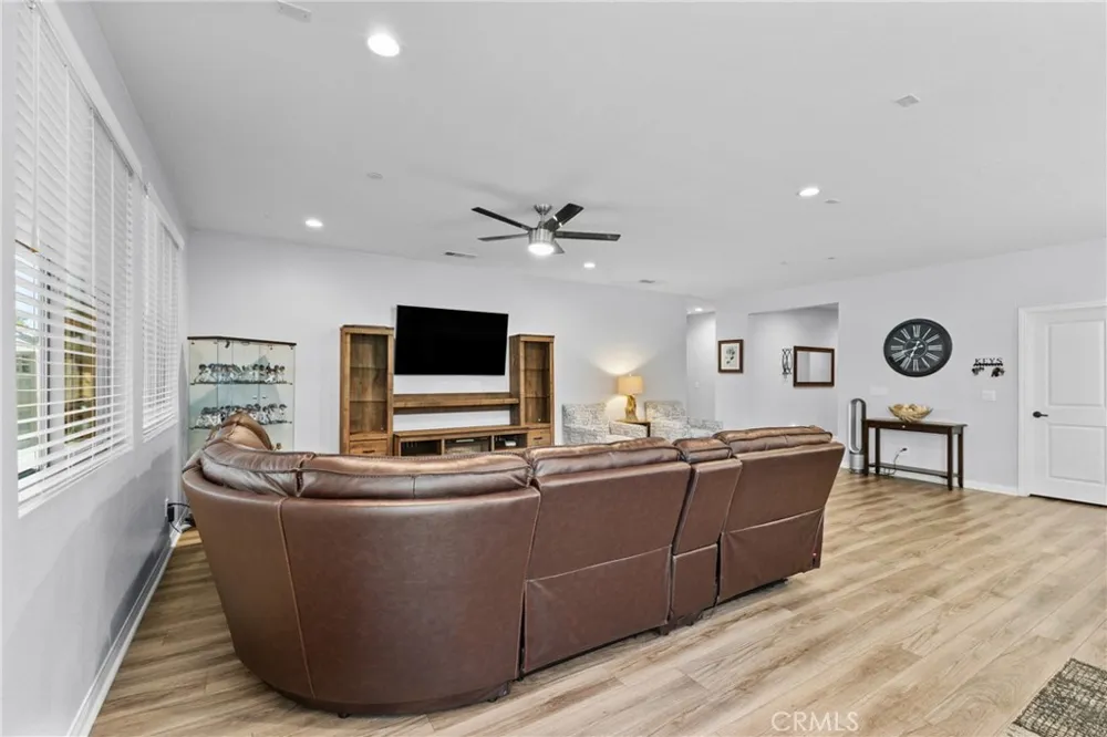718 Torrey Court Perris, CA 92571
