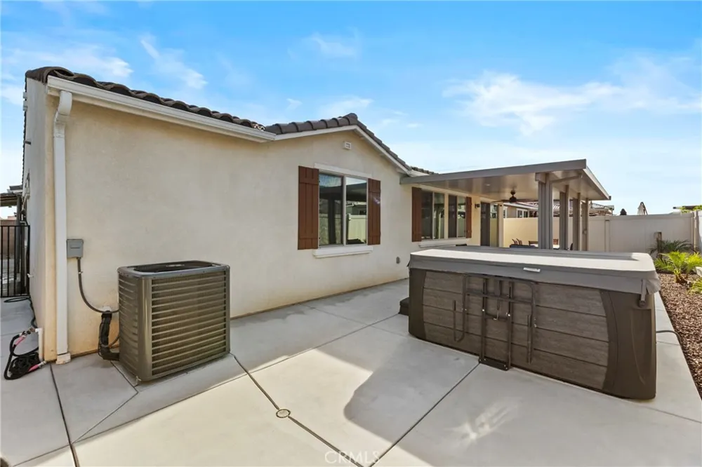 718 Torrey Court Perris, CA 92571