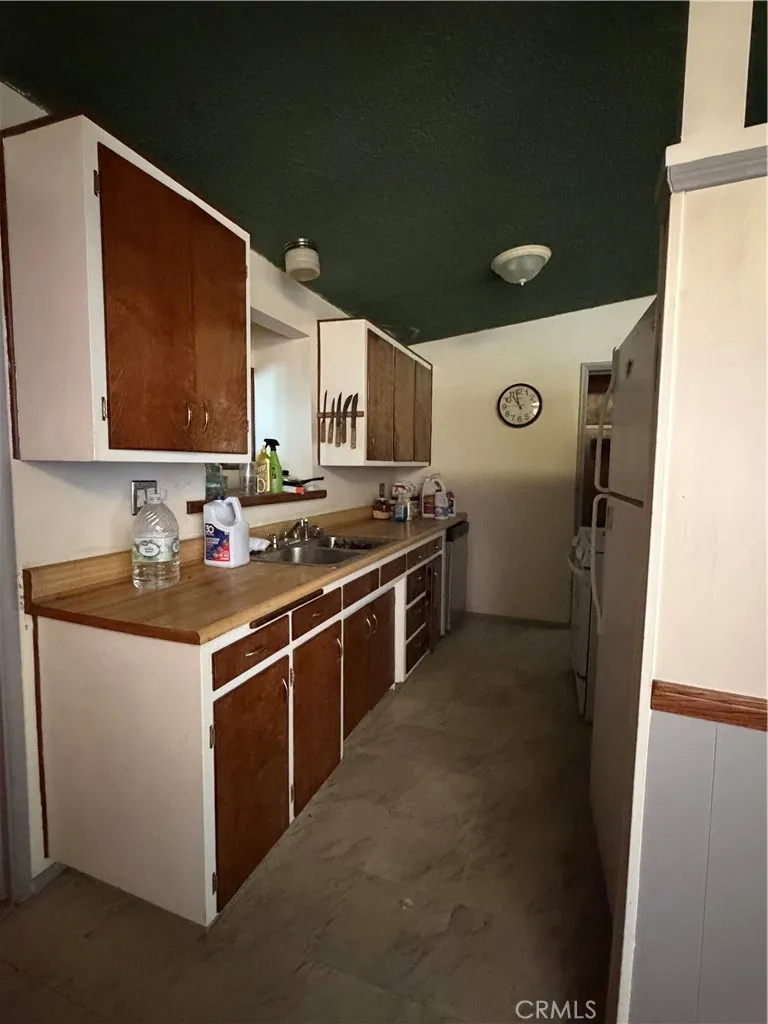 25515 Cheryle Barstow, CA 92311