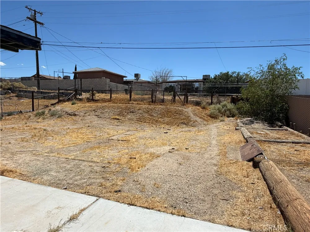 25515 Cheryle Barstow, CA 92311