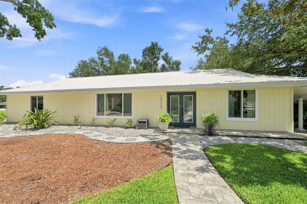 10113 LINDELAAN DRIVE Tampa, FL 33618