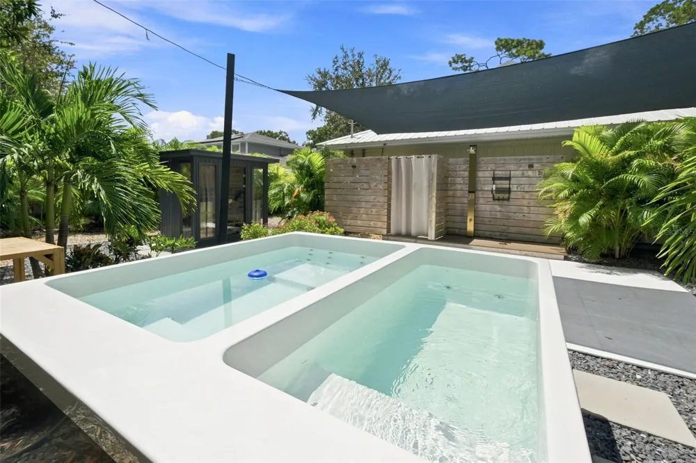 10113 LINDELAAN DRIVE Tampa, FL 33618