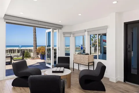2981 Ocean Front Walk #1