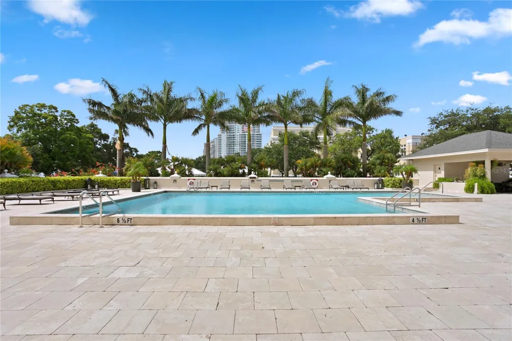 3301 BAYSHORE BOULEVARD #806C Tampa, FL 33629