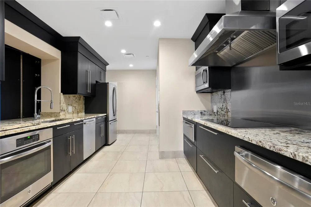 3301 BAYSHORE BOULEVARD #806C Tampa, FL 33629
