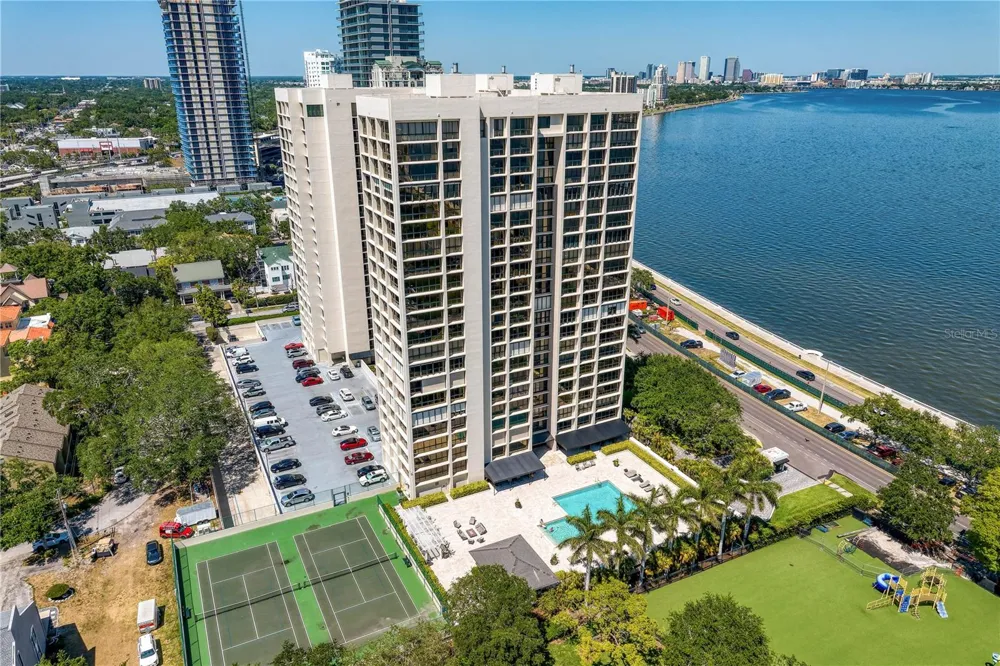 3301 BAYSHORE BOULEVARD #806C Tampa, FL 33629