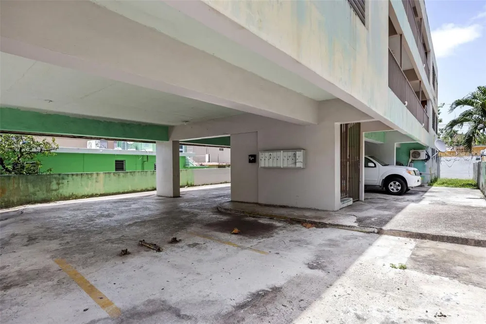 235 CALLE JULIAN PESANTE #204 San Juan, PR 00912
