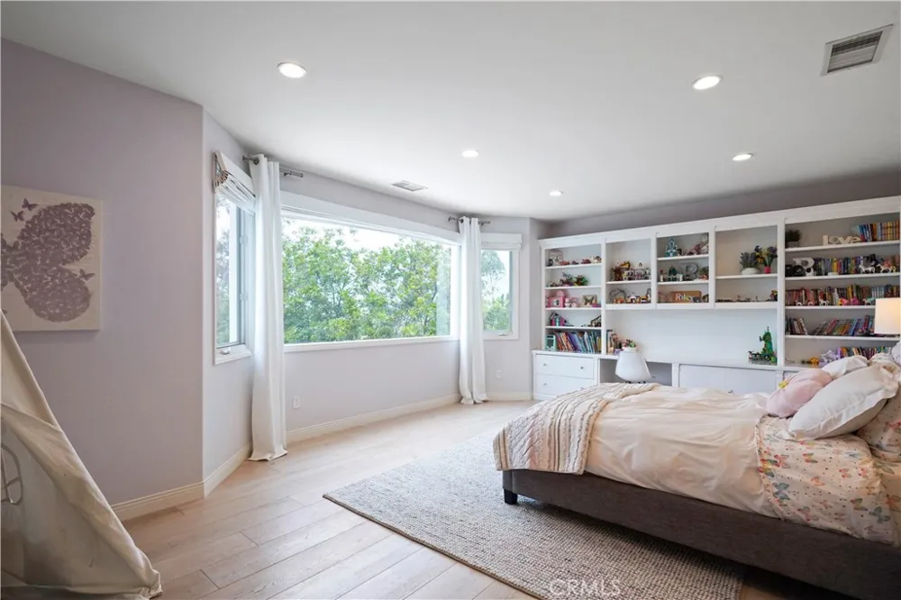 25418 Cumberland Lane #A Calabasas, CA 91302