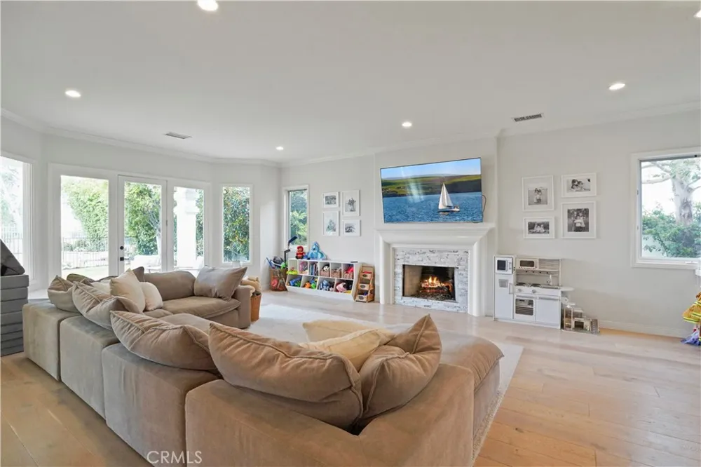 25418 Cumberland Lane #A Calabasas, CA 91302