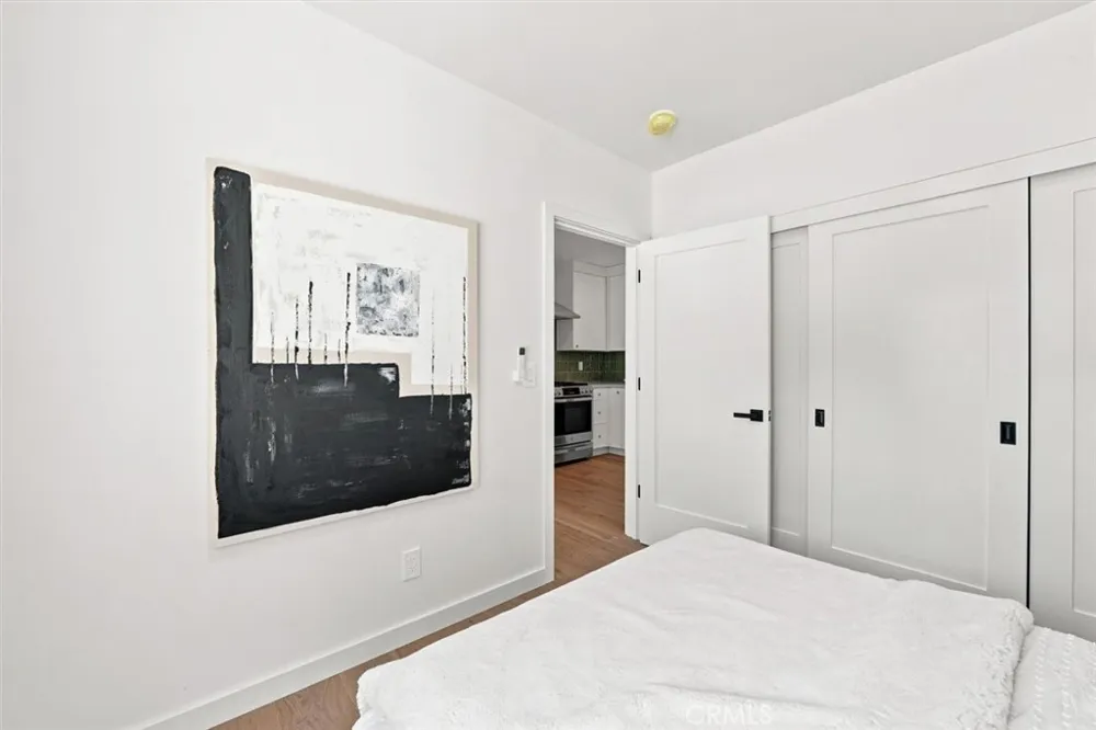 9127 Hargis Los Angeles, CA 90034