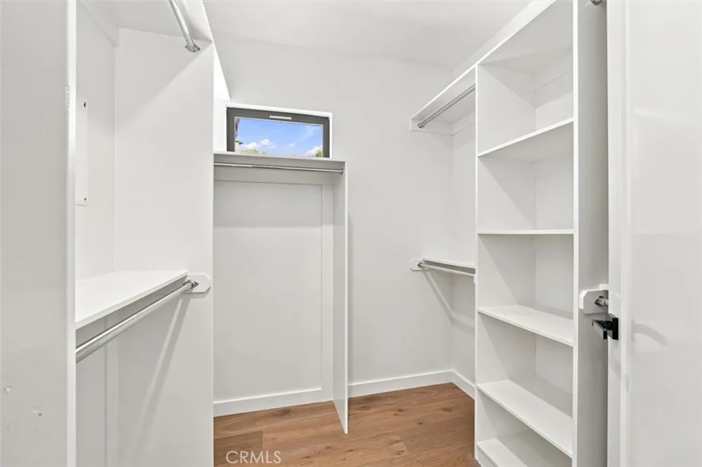 9127 Hargis Los Angeles, CA 90034