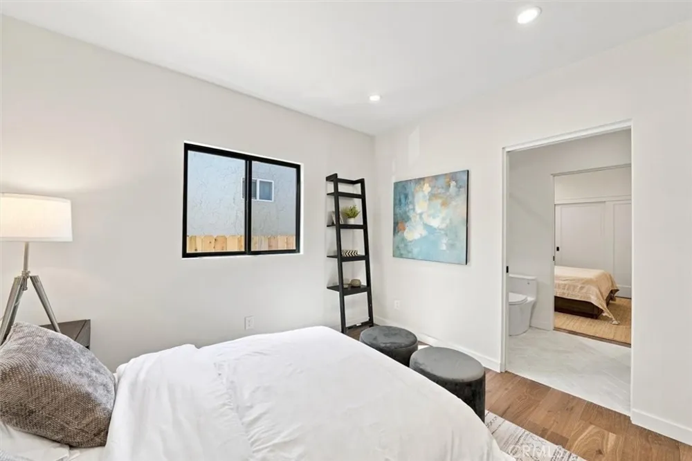 9127 Hargis Los Angeles, CA 90034