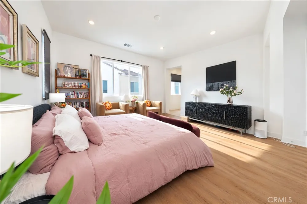 107 Sawbuck Irvine, CA 92618