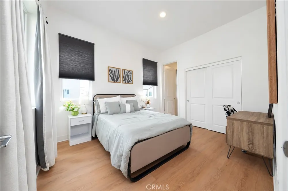 107 Sawbuck Irvine, CA 92618