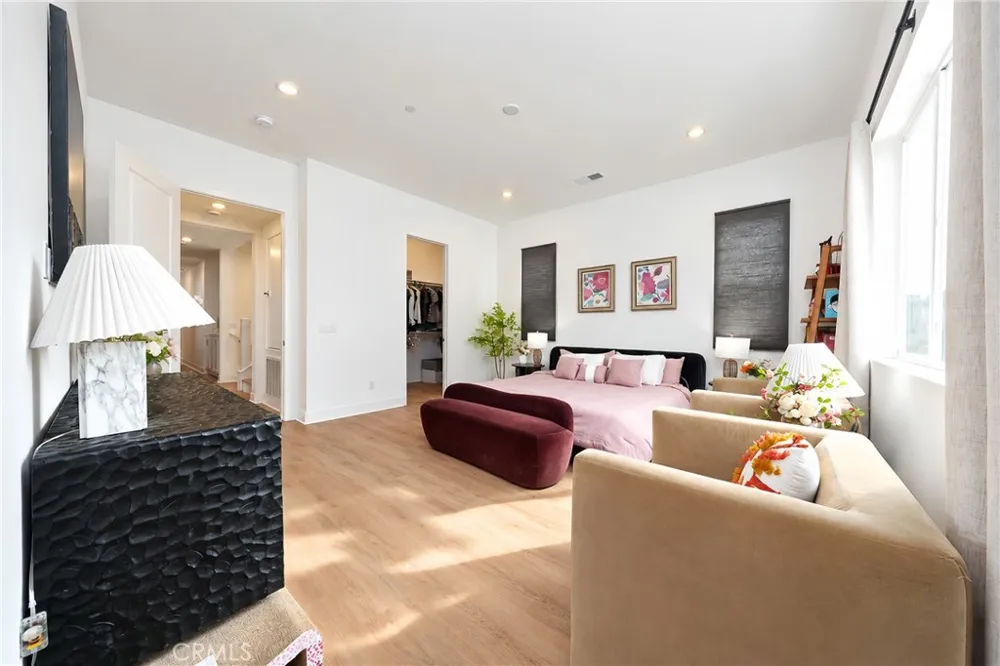 107 Sawbuck Irvine, CA 92618