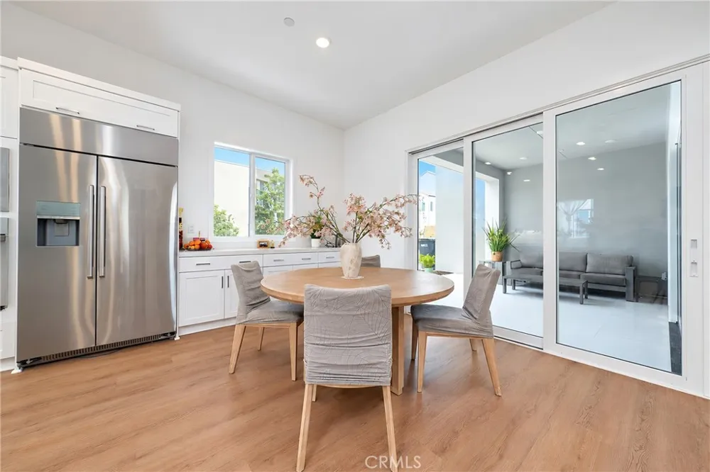 107 Sawbuck Irvine, CA 92618