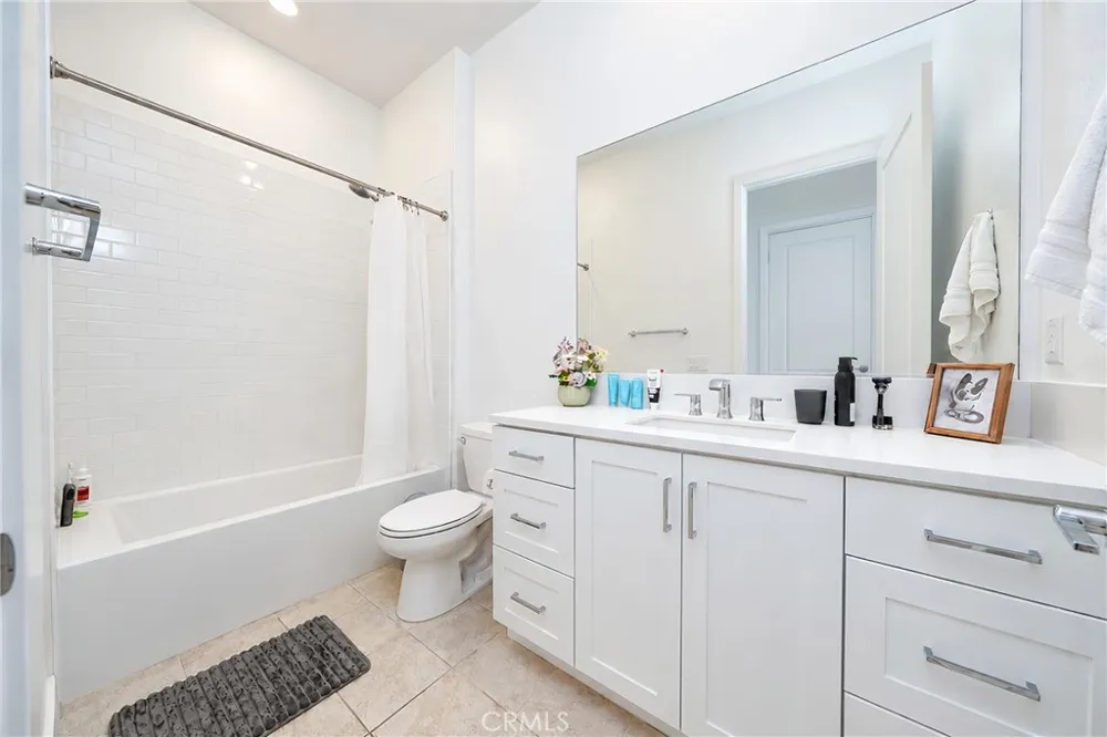 107 Sawbuck Irvine, CA 92618