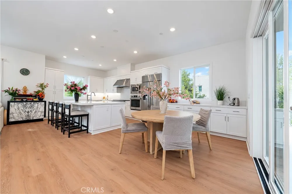 107 Sawbuck Irvine, CA 92618