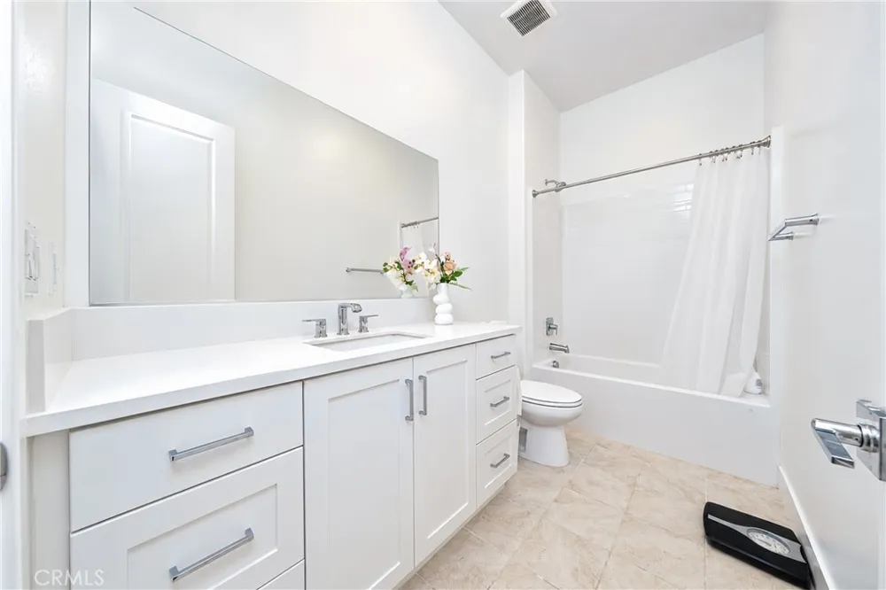 107 Sawbuck Irvine, CA 92618