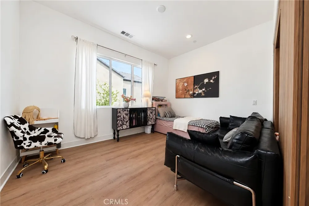 107 Sawbuck Irvine, CA 92618