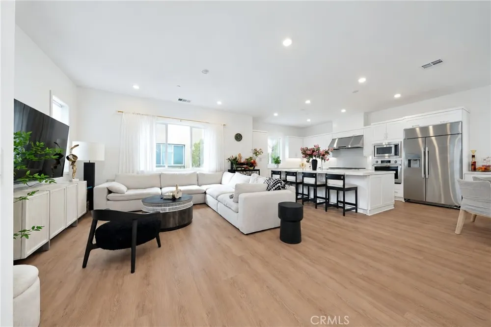 107 Sawbuck Irvine, CA 92618