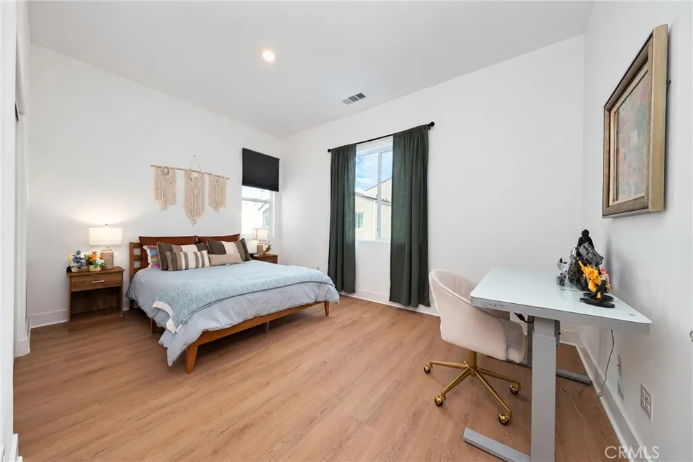 107 Sawbuck Irvine, CA 92618