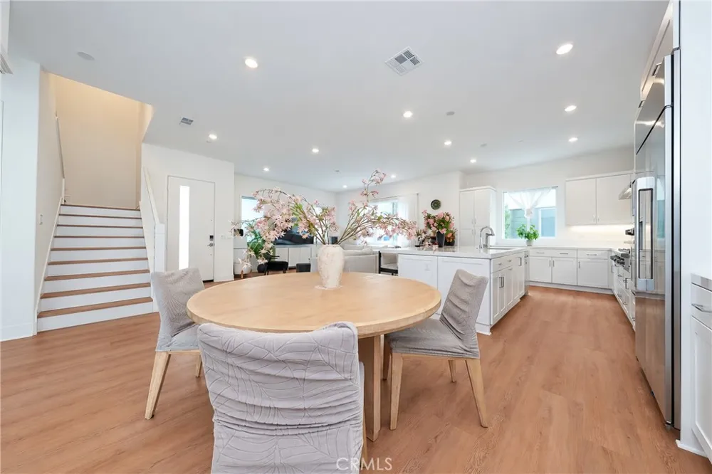 107 Sawbuck Irvine, CA 92618