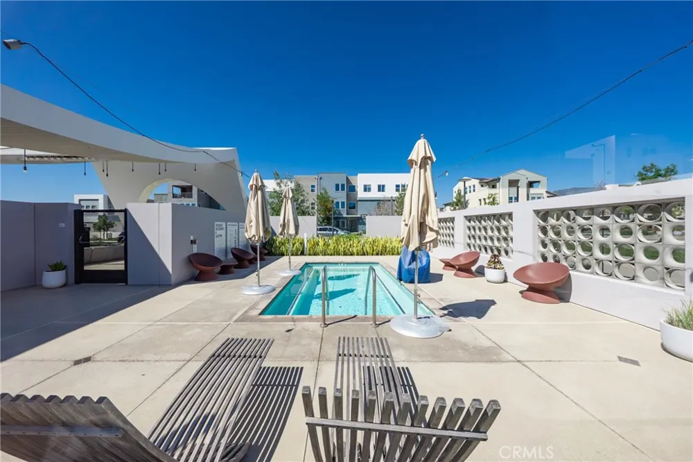 107 Sawbuck Irvine, CA 92618